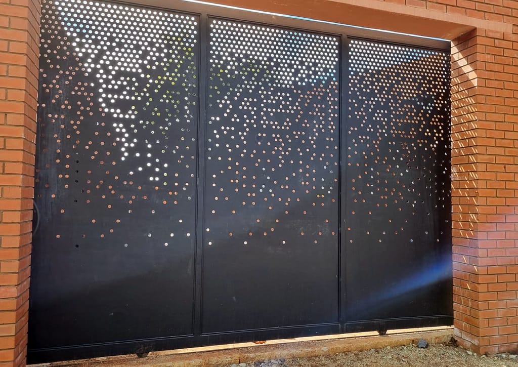 custom gate 9 just steel (1)