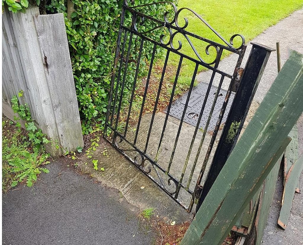 just steel feature rusty gate